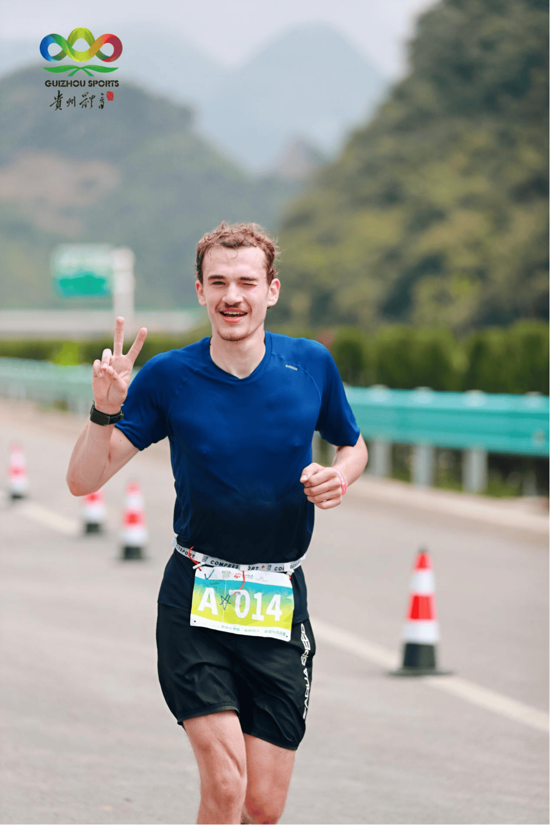 “云端”赛场竞风采 首届世界第一高桥铁人三项国际挑战赛圆满落幕