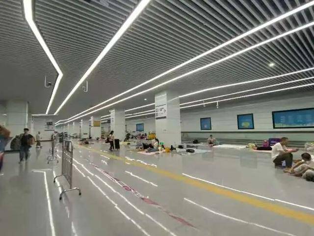 台风“桦加沙”逼近！这一刻的深圳，谁懂啊