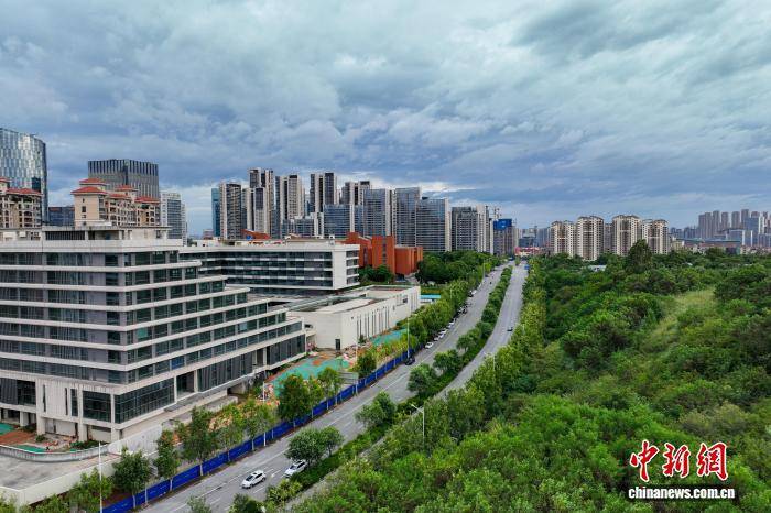 “桦加沙”逼近 广西南宁上空乌云密布