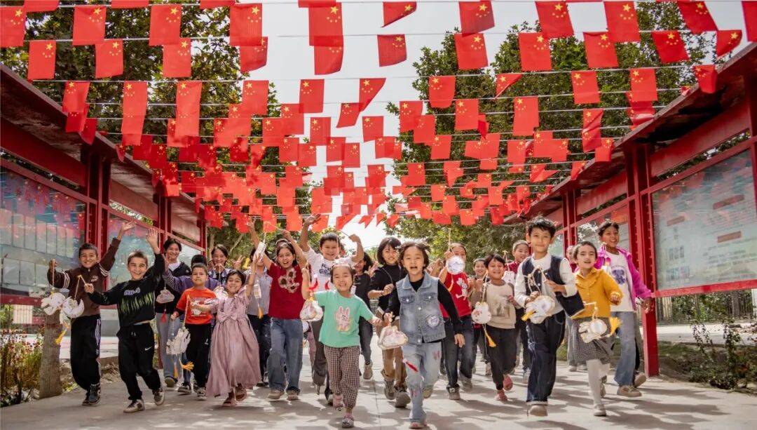 这是，我们的新疆！