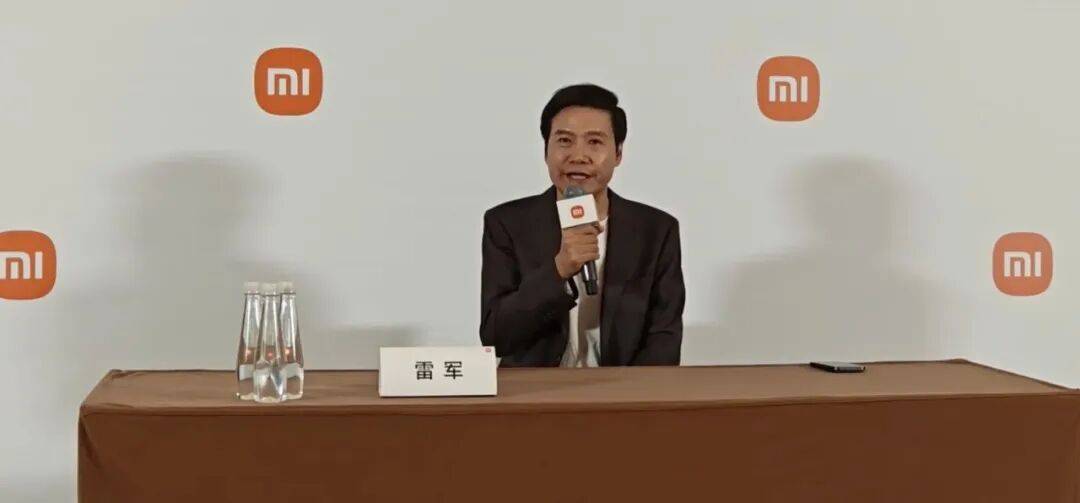 雷军深夜畅聊：小米是被黑最惨的车企之一；小米16改名17，产品力非常炸裂；国产汽车都在进步，没必要搞得很难看