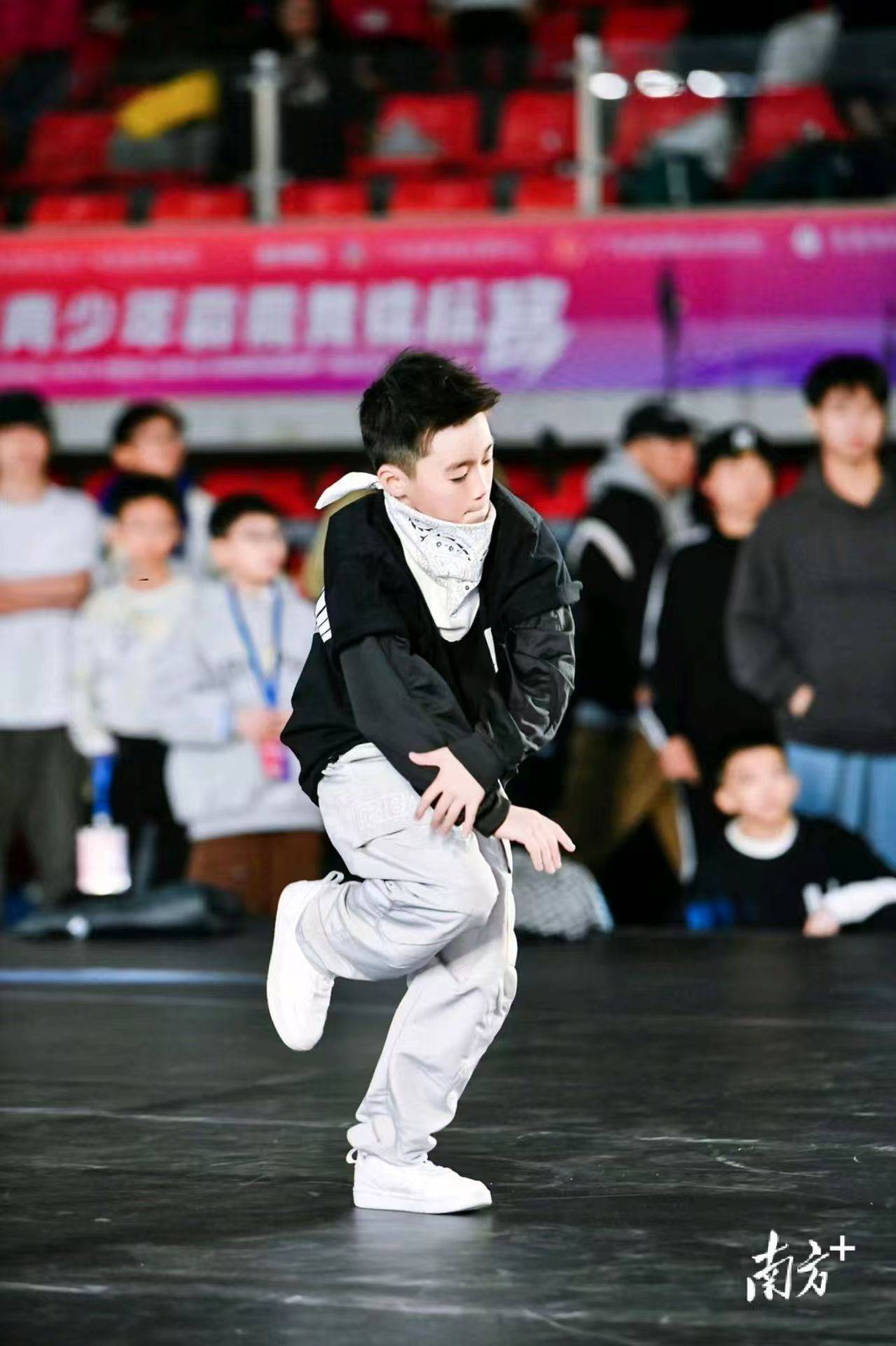 内容设置三大竞赛组别分别为u12少儿breaking组u12少儿freestyle组