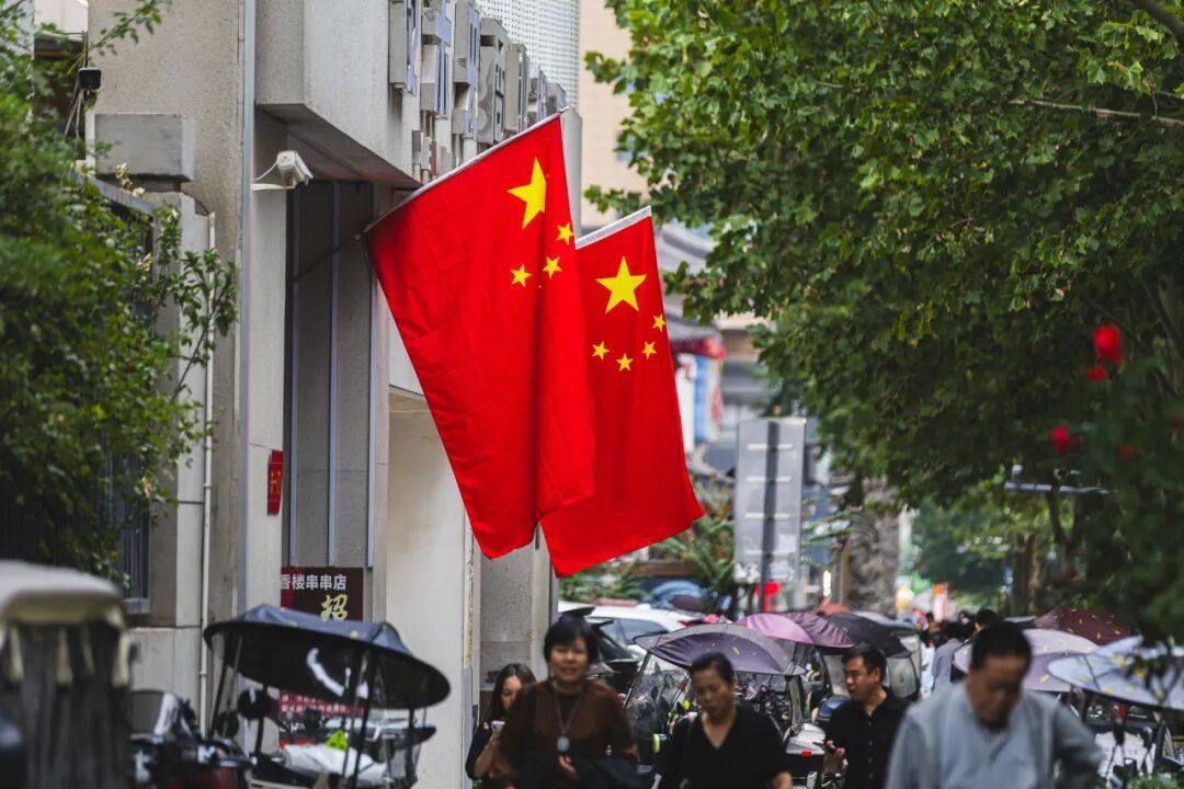 最是一抹“中国红”！