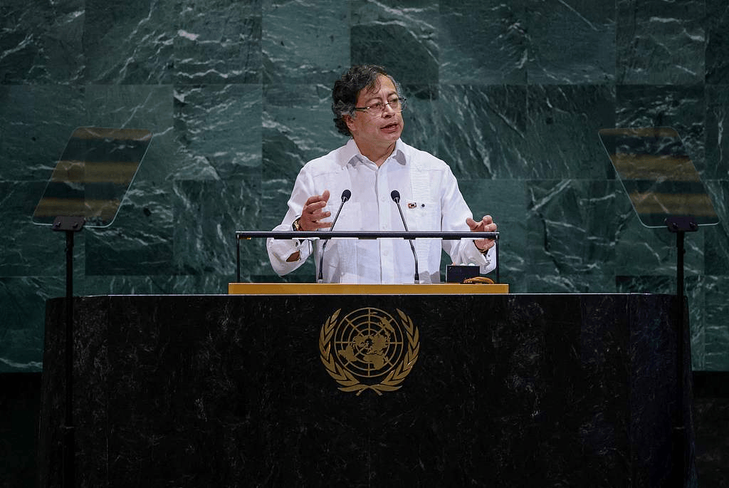 哥伦比亚总统撤换部分驻华使馆外交官：破坏两国关系，必须走人