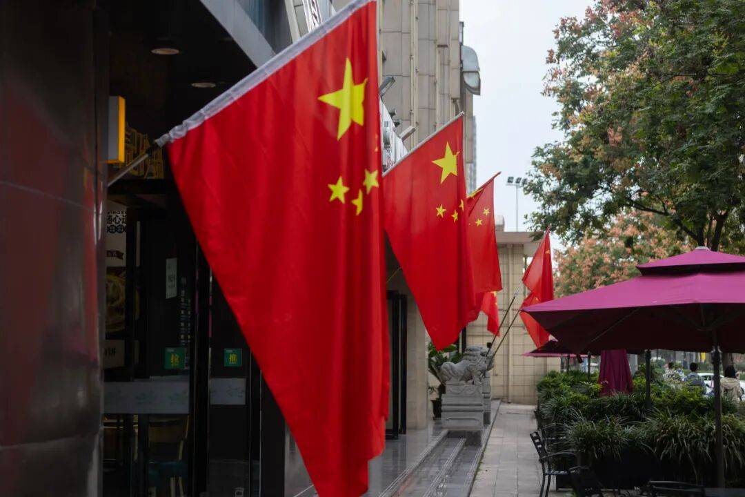 最是一抹“中国红”！