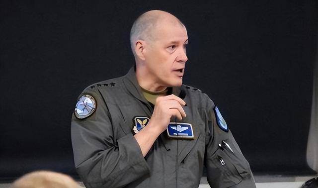 马克·米利退休演讲里强调,军人誓言对宪法,不是对某个想当老大的家伙