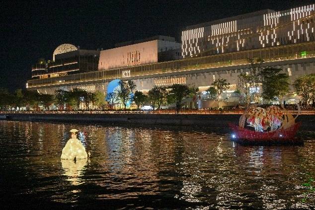 漂浮歌后、非遗潮玩亮相深圳前海庆双节