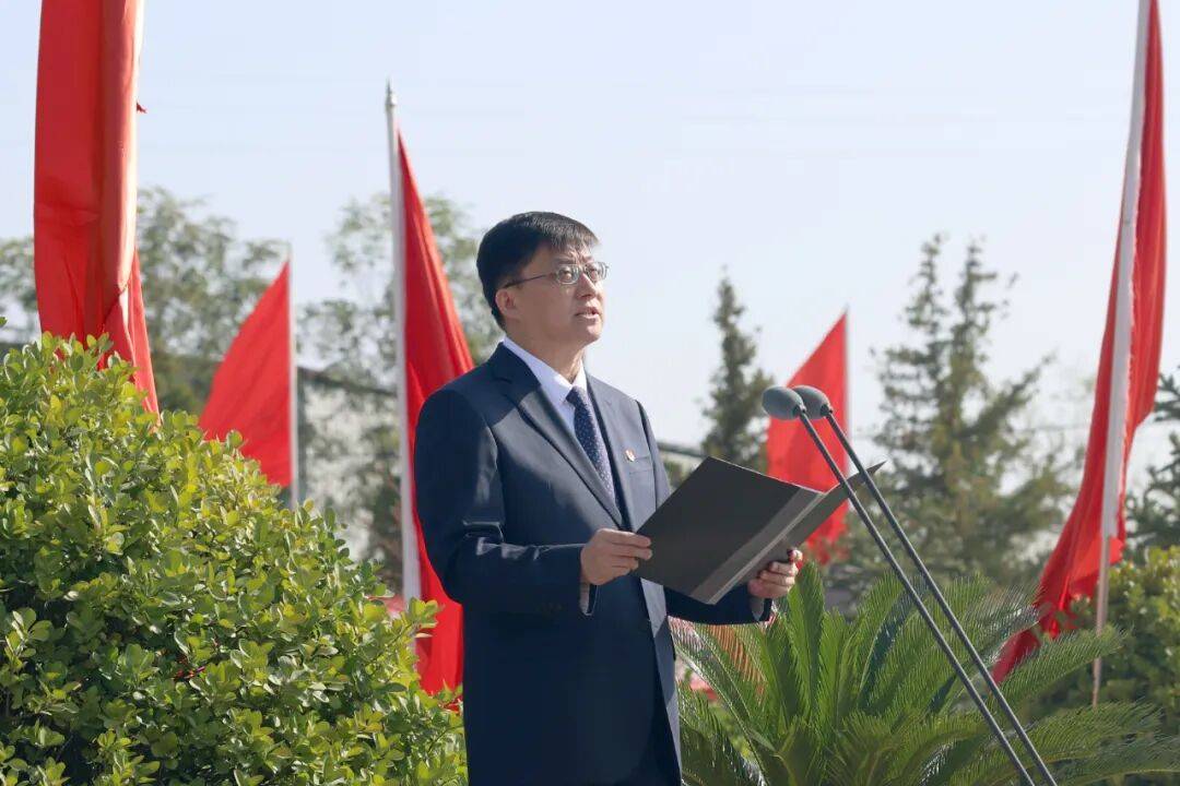 县委常委,常务副县长张宝山主持活动并作了致辞,他指出,吴堡当前正