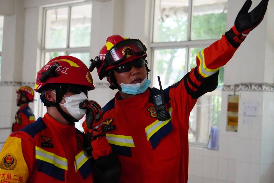 国庆中秋长假，他们在岗位上度过