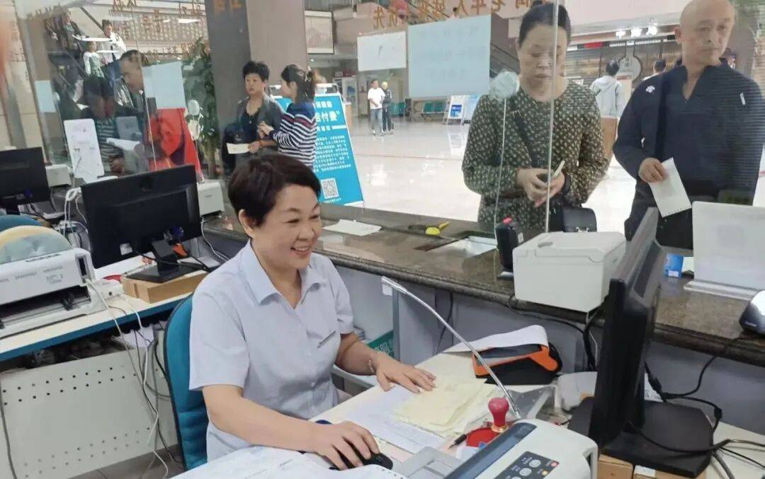 【节日我在岗】平凡因坚守而不凡 奉献因热爱而闪光——致敬每一位“双节”仍坚守在岗位上的中医人