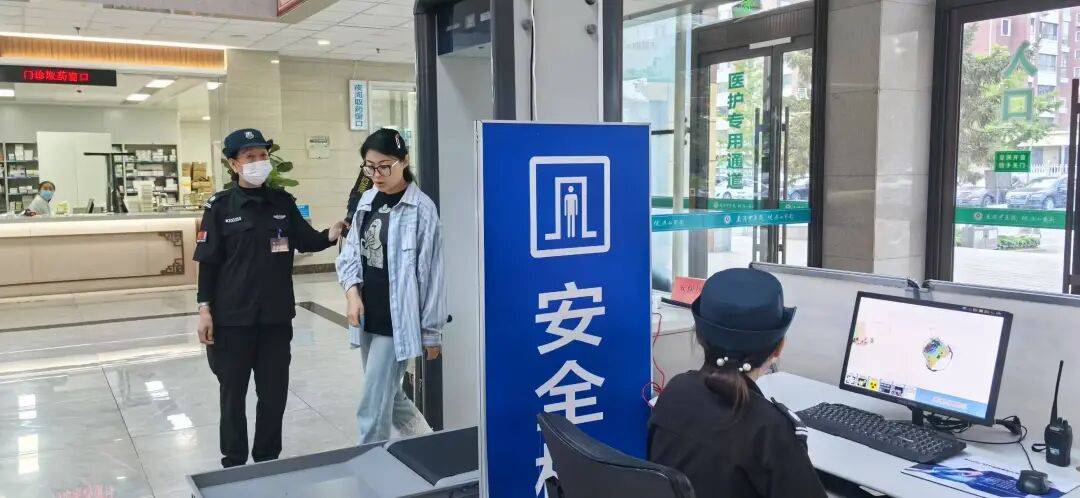 【节日我在岗】平凡因坚守而不凡 奉献因热爱而闪光——致敬每一位“双节”仍坚守在岗位上的中医人