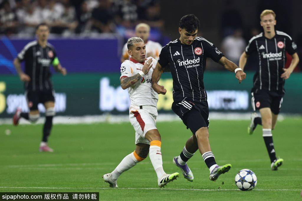 维尔茨的光芒:世预赛中4次关键传球与1中框的完美展现,评分高达8.7