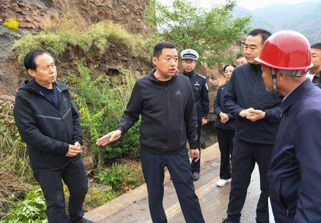 李瑞刚督导检查防汛防灾和秋粮抢收工作