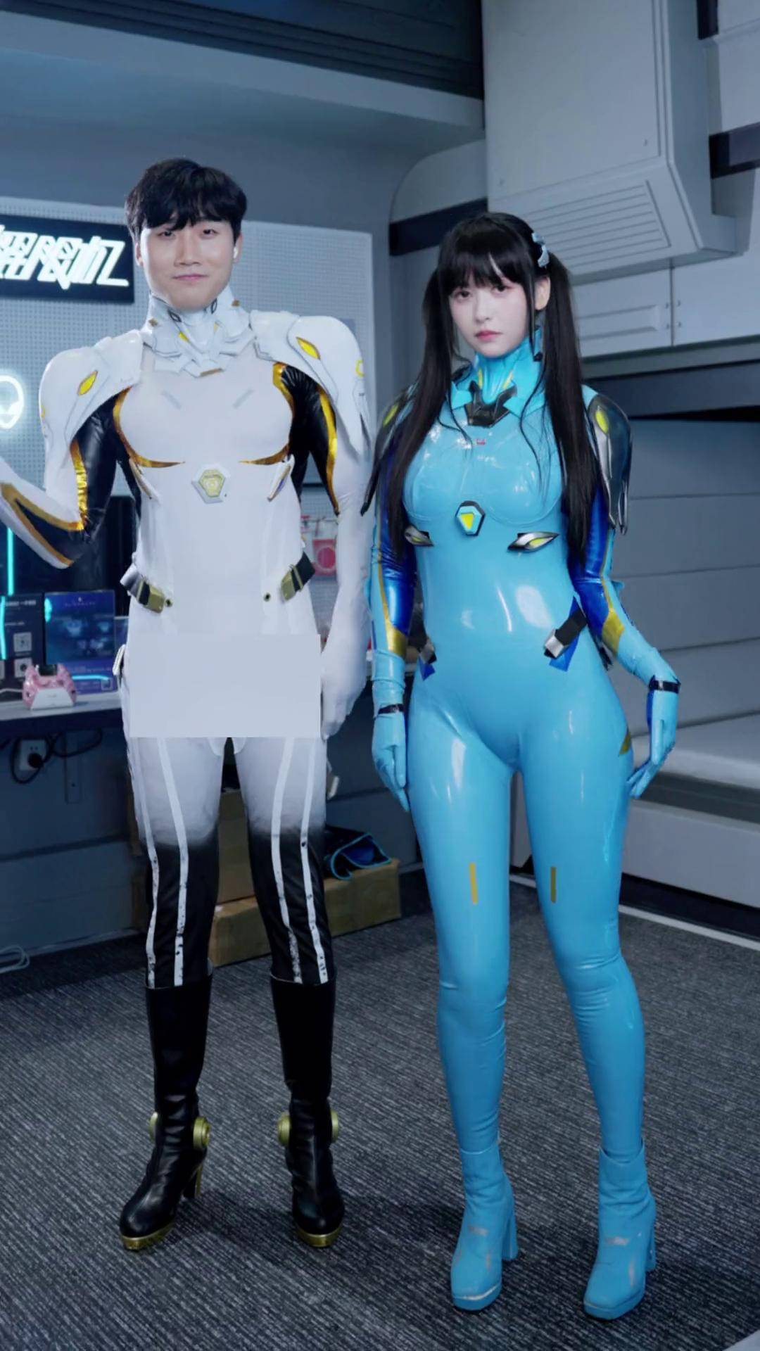 极限二选一解限机bw漫展胶衣机甲