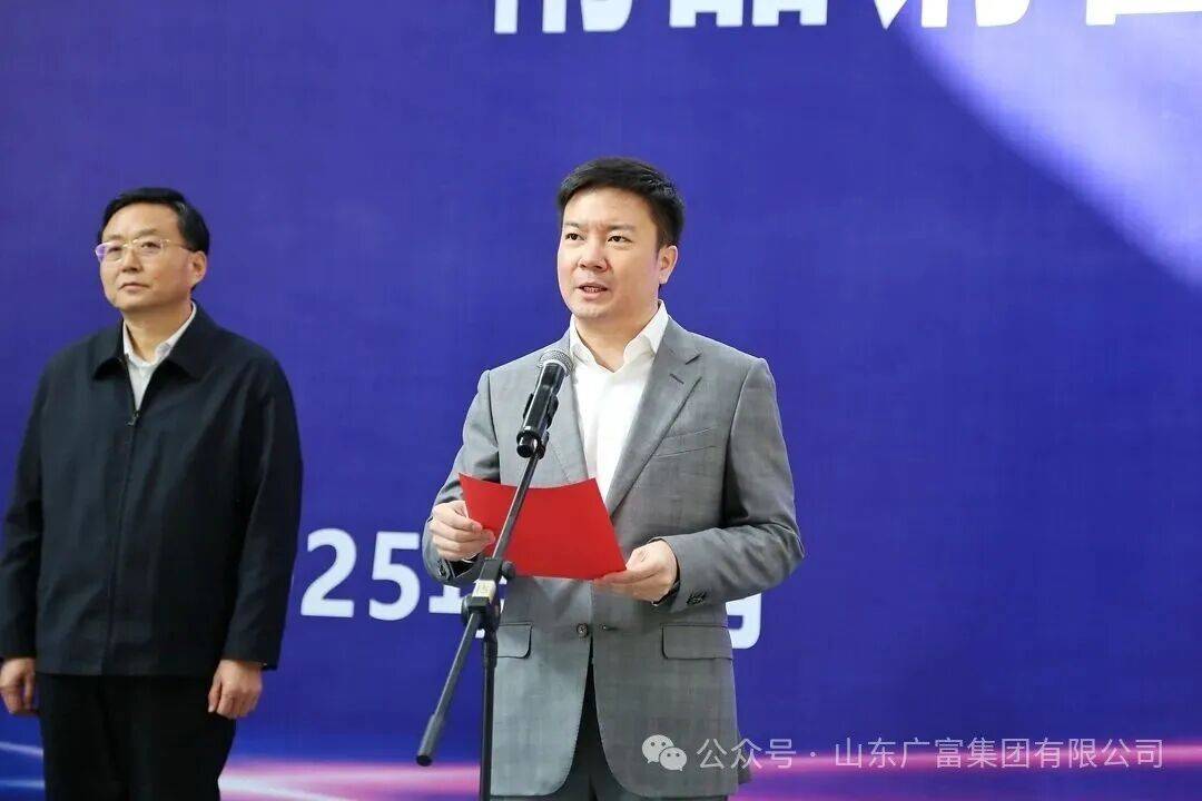 青阳镇党委书记于淼,广富集团董事长张向海,总经理张广富等政企领导