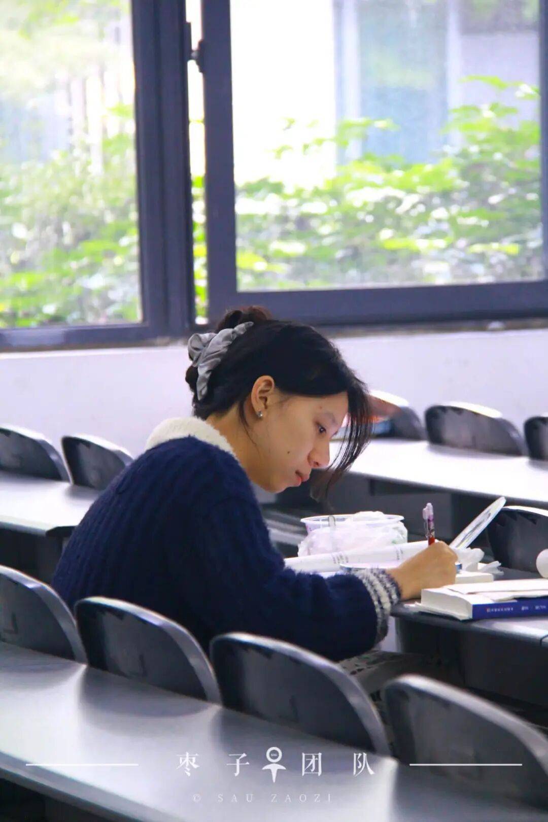 都在用墨水绘制人生的战略地图每一次伏案每页笔记都在扩建思维版图