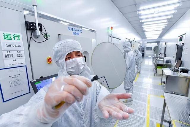 原创             北大天才朱佳迪，帮助美国攻克1nm芯片难题后，中国出现奇怪现象