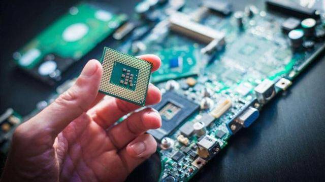 原创             北大天才朱佳迪，帮助美国攻克1nm芯片难题后，中国出现奇怪现象