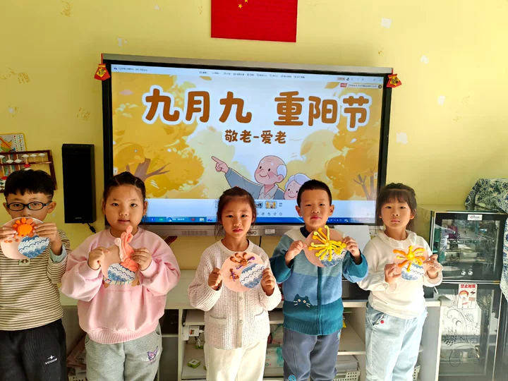 安图：重阳敬老暖人心 童心美德代代传