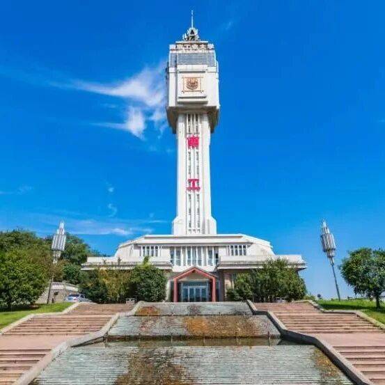 2025双非大学排名大爆冷!28所挤入全国百强,燕大第二,这所稳冲双一流_中国大学_高校_专业