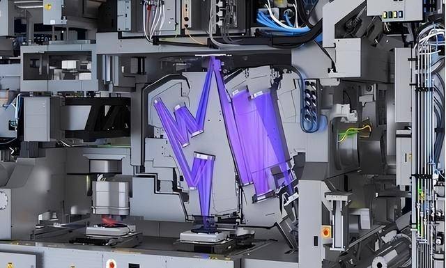 原创             中企正式宣布！回购中国已购光刻机，外媒：ASML专利权或不保