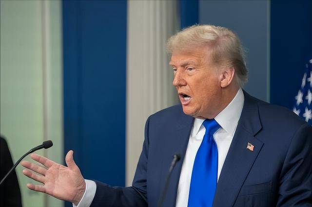 中企刚买4船美豆,特朗普又变卦,下架大批中货,不准中违约