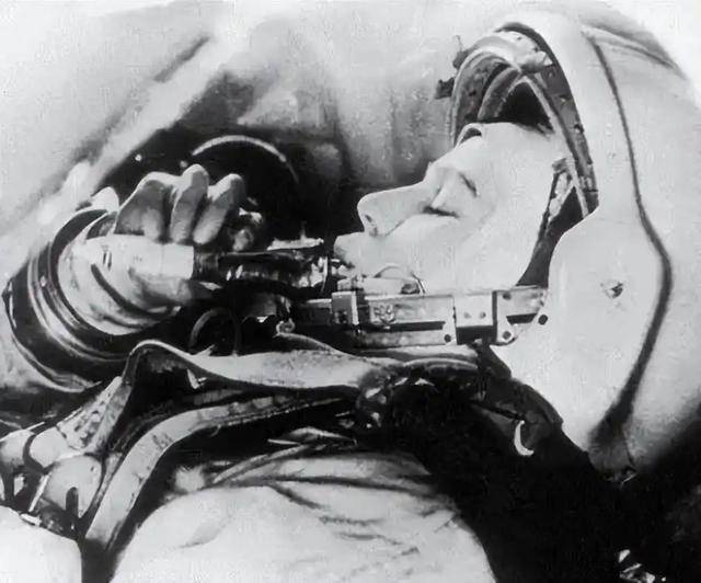 原创             神舟二十即将返航，3名航天员大约250多斤的排泄物，该怎么处理？