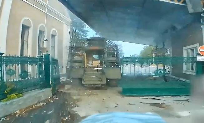 俄称围困乌军，“乌军人员已开始投降”