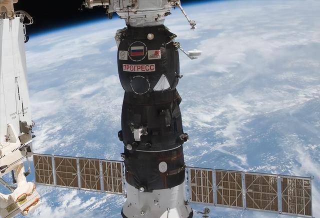 原创 神舟二十遭遇致命撞击!幕后黑手竟然是它?航天员如何绝境求生?