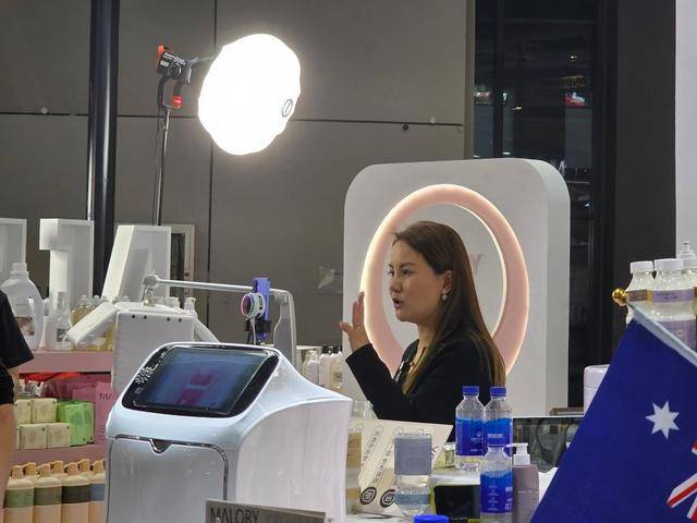 第八届进博会丨记者手记:当进博会遇上直播 第八届进博会丨记者手记:当进博会遇上直播