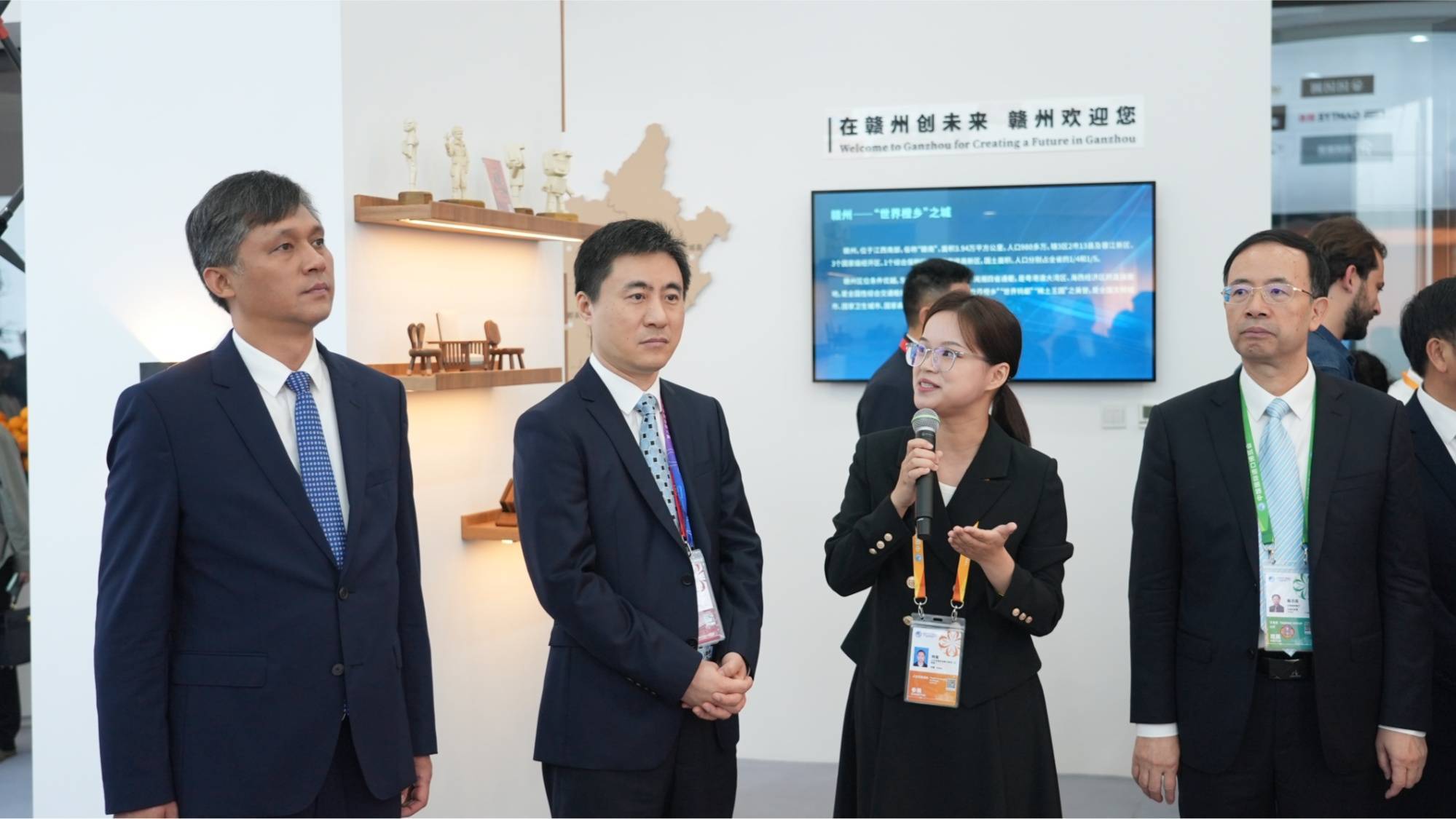 凭借特色展品与优质服务,南康展馆收获全球瞩目,南昌海关党委书记,关