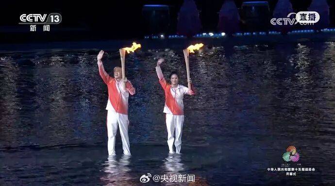 主火炬点燃！火炬手是他们！