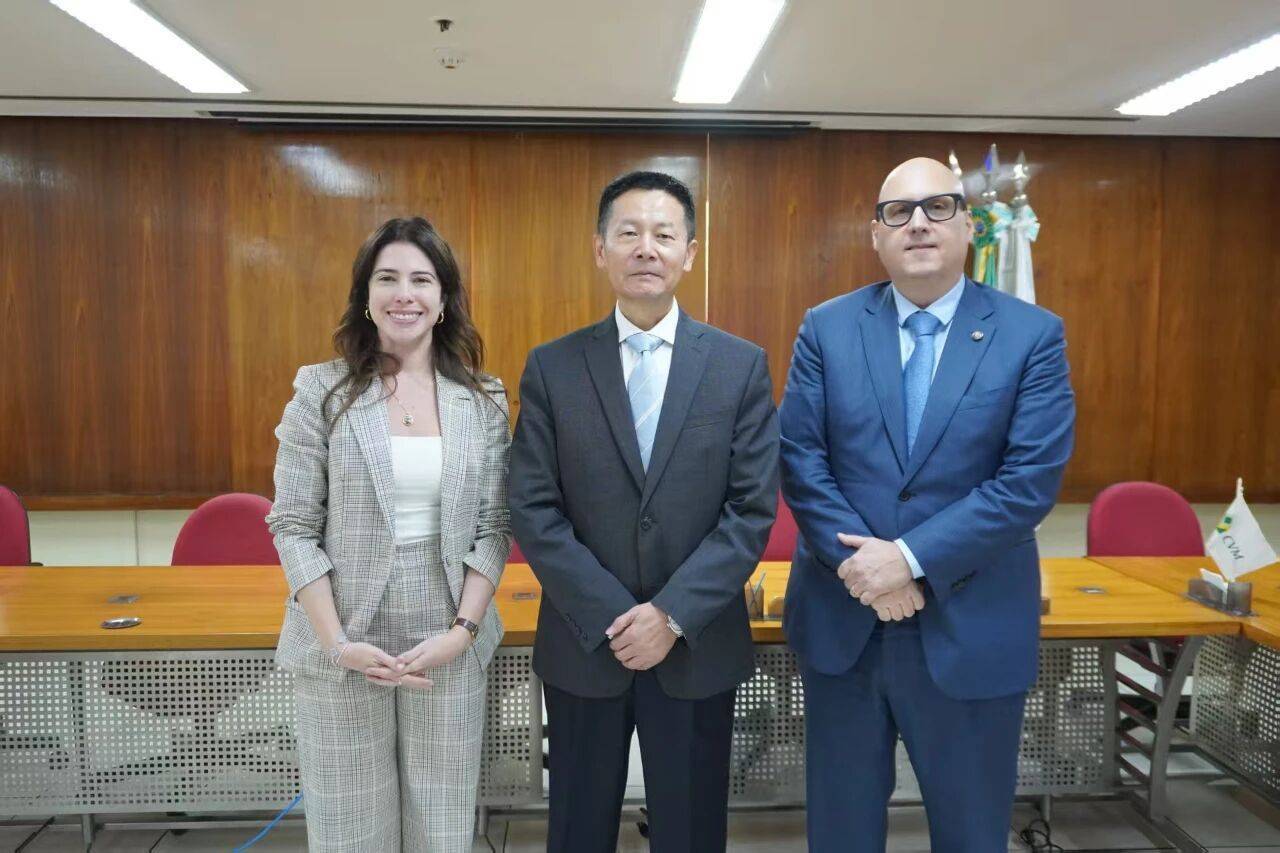 证监会主席吴清访问法国、巴西金融监管部门并与国际机构投资者代表座谈