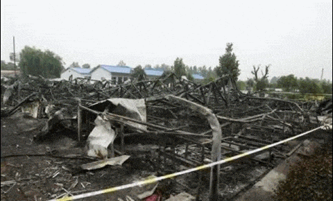 贵阳一水果店凌晨突发大火,整个店都搭进去了!小心这种建材 贵阳一水果店凌晨突发大火,整个店都搭进去了!小心这种建材