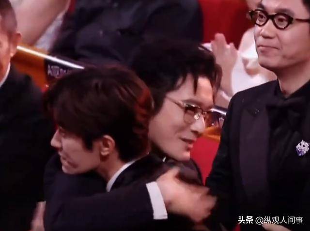 易烊千玺获影帝不到24小时,评论区一片骂声,恶心的一幕出现了