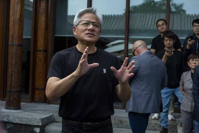 英伟达云端GPU已售罄！黄仁勋驳斥AI泡沫论：已进入AI良性循环