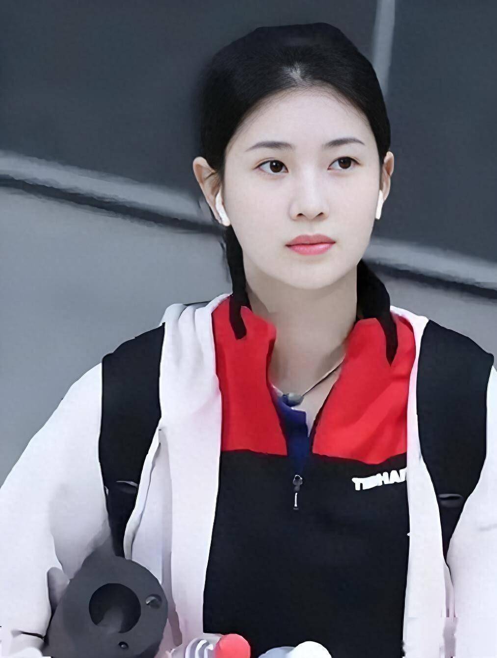 乒坛第1美女丢了金牌，却赢得球迷表白，脸红害羞是最长情的告白