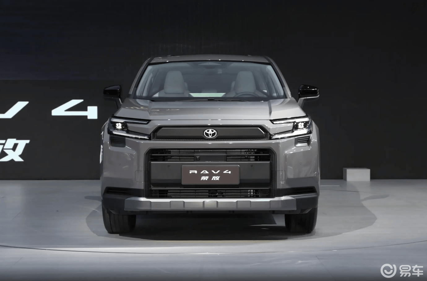 广州车展新看点:全新丰田RAV4荣放,外观硬朗内饰升级,性价比引热议_搜狐汽车_搜狐网