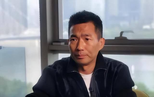 卖掉300套房,还清15亿:广东"老赖"老板,在员工面前崩溃大哭