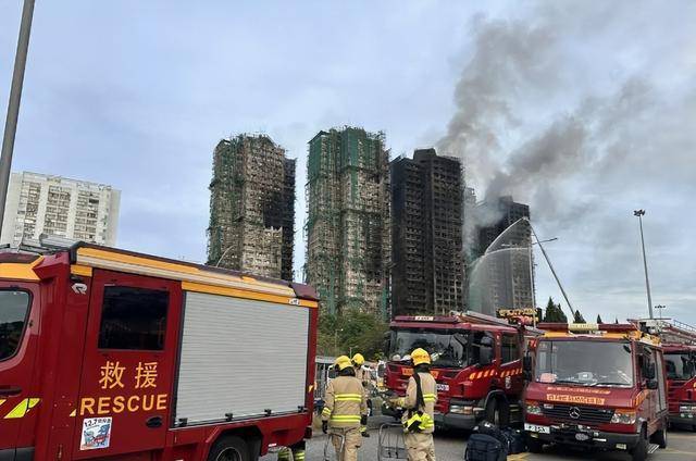 真没想到,香港的一场大火,竟让人看清了李嘉诚的“真面目”