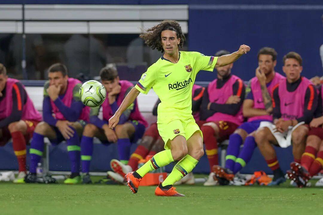 巴萨卖库库雷利亚只赚了980万欧，1年后切尔西就花了6300万