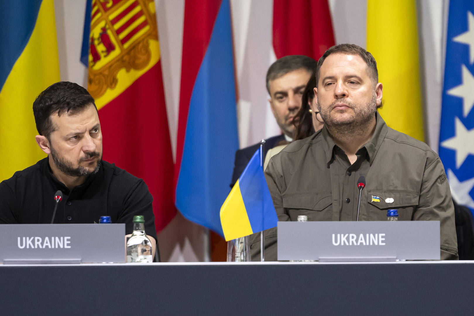 刚宣布辞职就说要奔赴前线，泽连斯基亲信：我不想给他制造麻烦