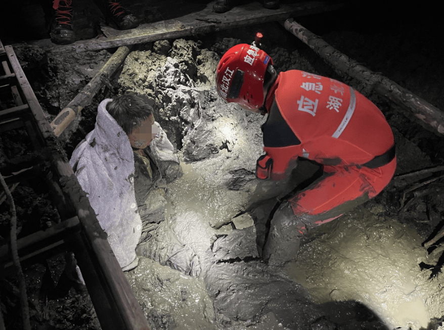 【科普】这种生活中常见的非牛顿流体，真的会“吃人”！