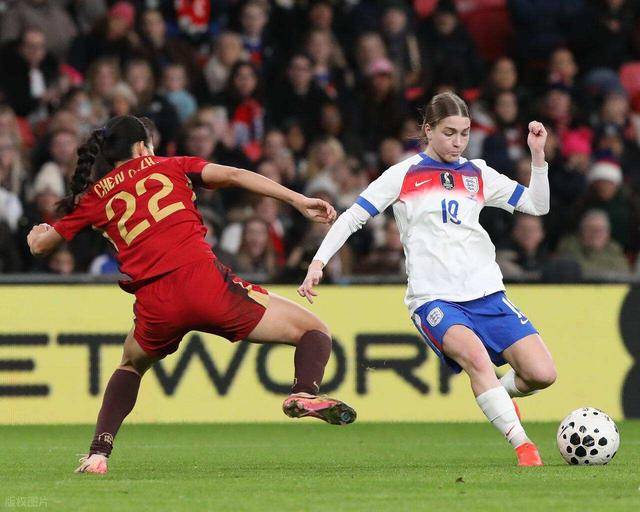 中国女足0比8惨败英格兰，马德兴点名批评足协领导，引发热议