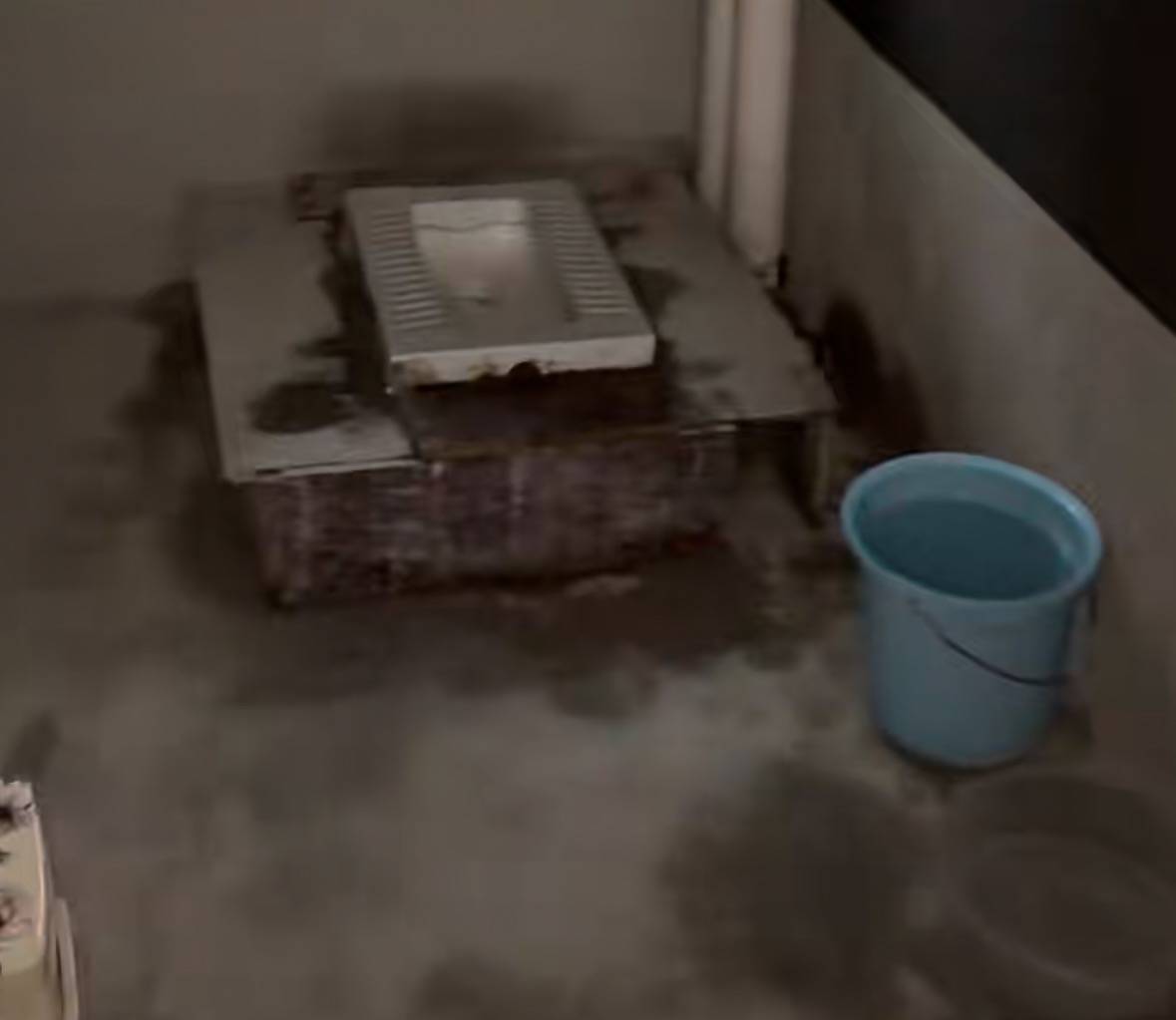 四川一女子花百万买新房，开门验房却发现住着陌生人“水电全通”，能退房吗？律师解读