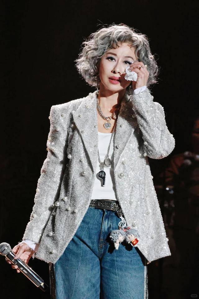 周润发没想到，叶倩文香港火灾后的一个举动，将他最后的体面撕碎