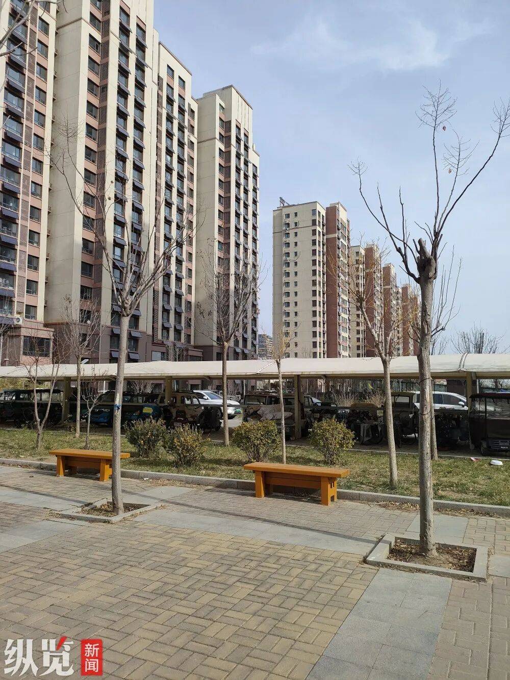 “一摸满手是血”!男子夜骑遭晾衣绳“割喉”,勒痕长达10厘米左右,物业:事发监控盲区,尚未找到拴绳人 “一摸满手是血”!男子夜骑遭晾衣绳“割喉”,勒痕长达10厘米左右,物业:事发监控盲区,尚未找到拴绳人