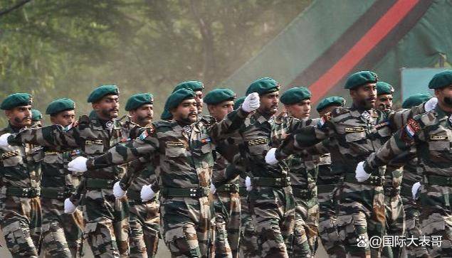 原创 特讯!印度崩了,边境士兵在雪地发抖,中方却派出机器狼?引发国际舆论