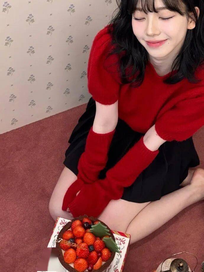 知名女团爱豆“圣诞祝福”造型引关注!插图4 知名女团爱豆“圣诞祝福”造型引关注!插图4