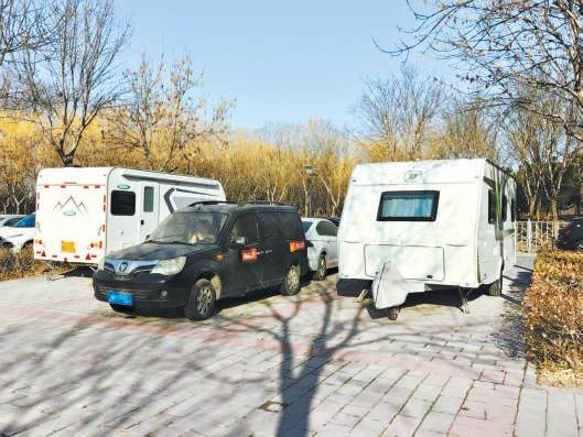 房车货车长期占用游客车位